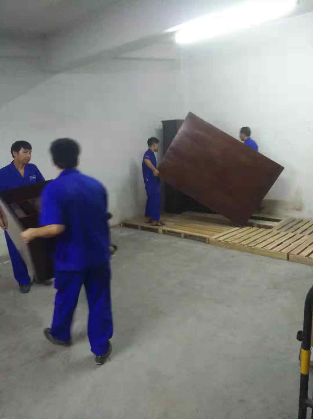  搬场怎么说?你还必要靠伴侣吗？